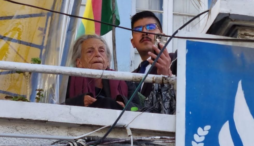 Juez constata violencia psicológica contra Amparo Carvajal y ordena a Édgar Salazar que deje de amedrentarla