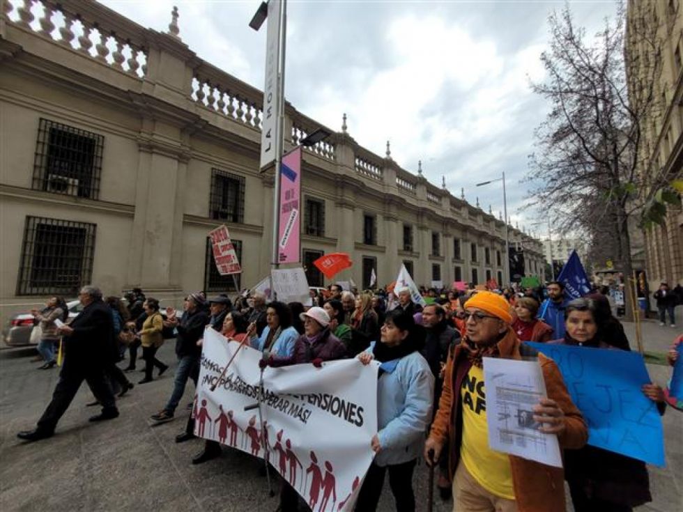 Jubilados chilenos exigen reforma de pensiones