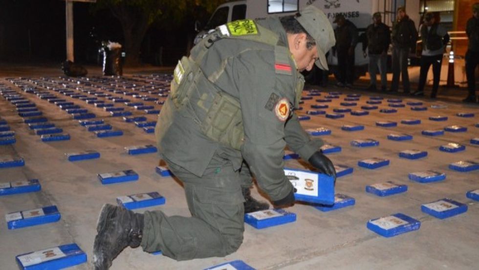 “Narcobombardeo” en Argentina: Una avioneta ingresaba desde Bolivia para lanzar cocaína en Salta