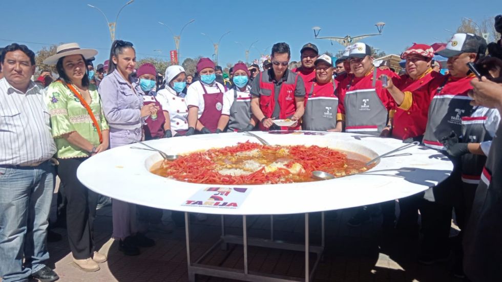 Presentan el plato de chancao más grande de Bolivia en el Segundo Festival de la Comida Típica de Tarija Presentan el plato de chancao más grande de Bolivia en el Segundo Festival de la Comida Típica de Tarija