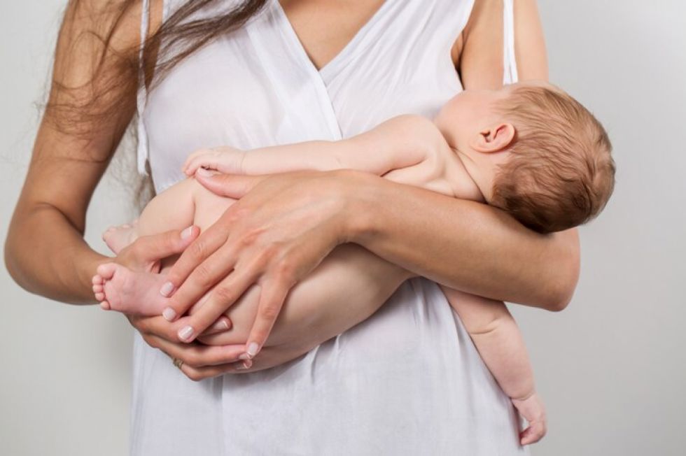 Alergia a la proteína de leche de vaca en niños lactantes, confusión con intolerancia a la lactosa
