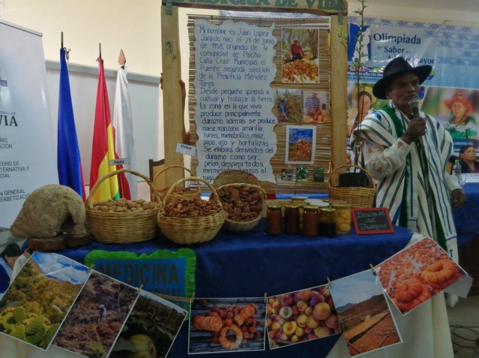 Nueve personas compiten en las “Olimpiadas del saber del adulto mayor” en Tarija