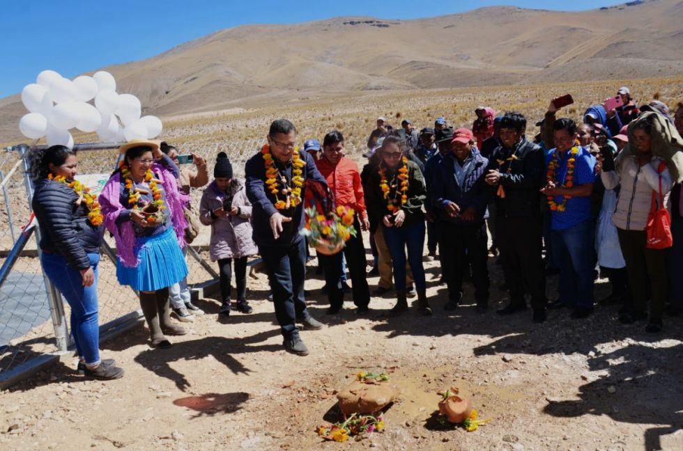 El Puente recibe reservorio de agua y tubería para riego