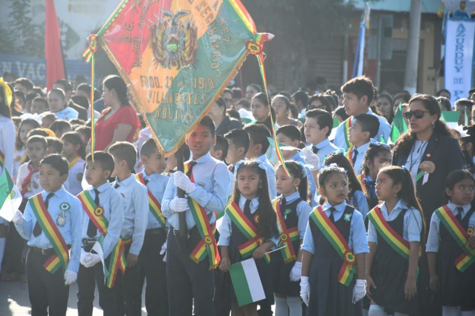 Desfile estudiantil conmemora los 147 aniversario del Gran Chaco