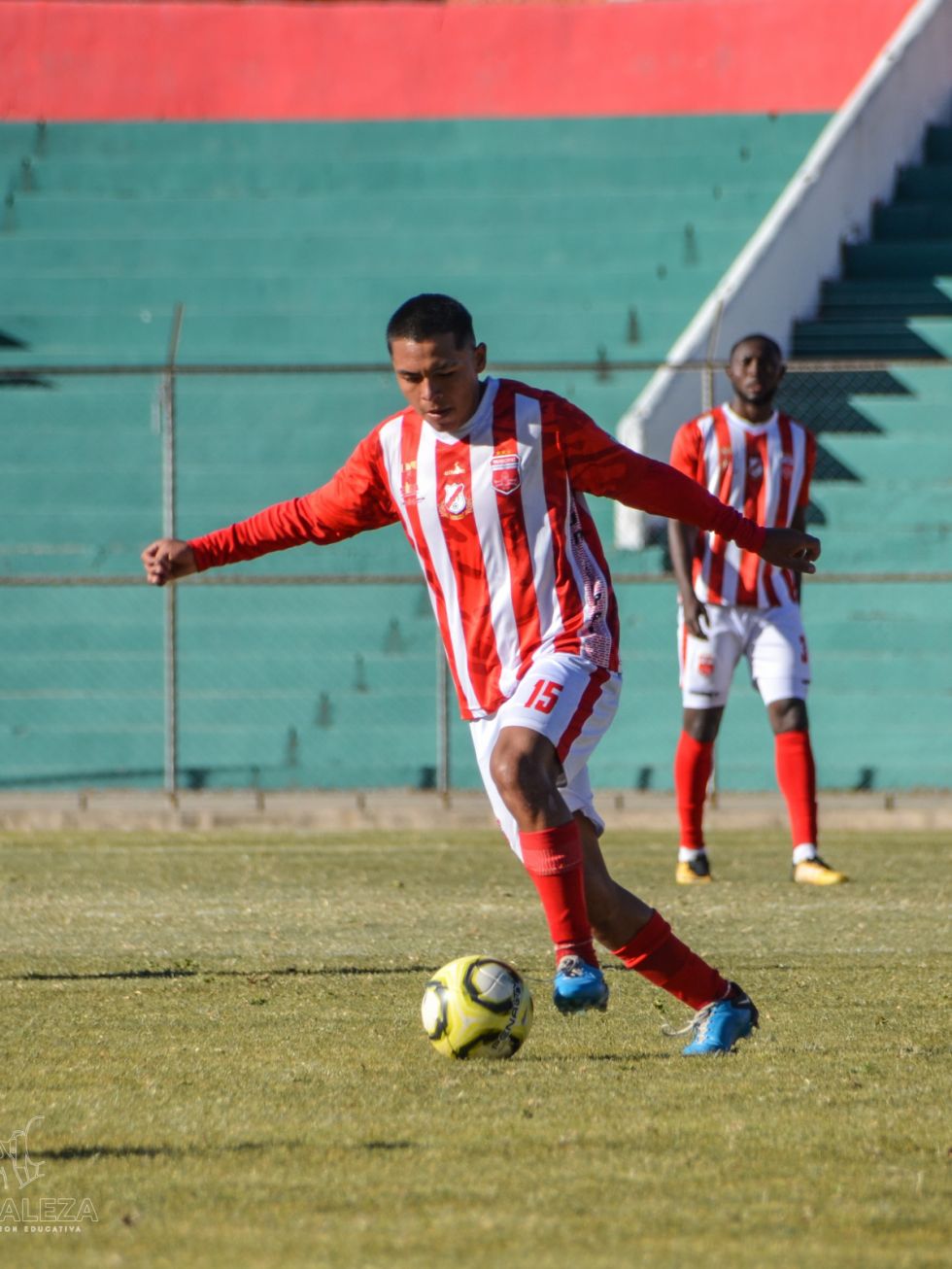 Josué Castillo, orgullo del fútbol tarijeño