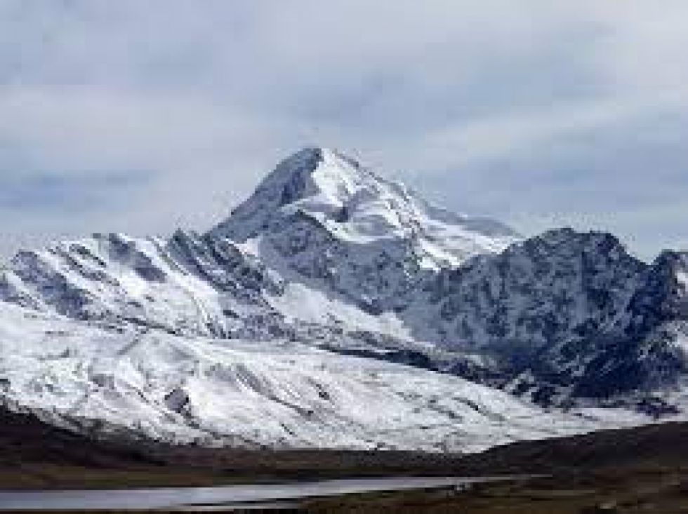 Gobierno reporta preocupante disminución del Lago Titicaca y de los nevados Chacaltaya y Charquini