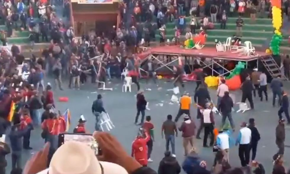 Primer día del congreso de la CSUTCB en El Alto termina en incidentes y silletazos