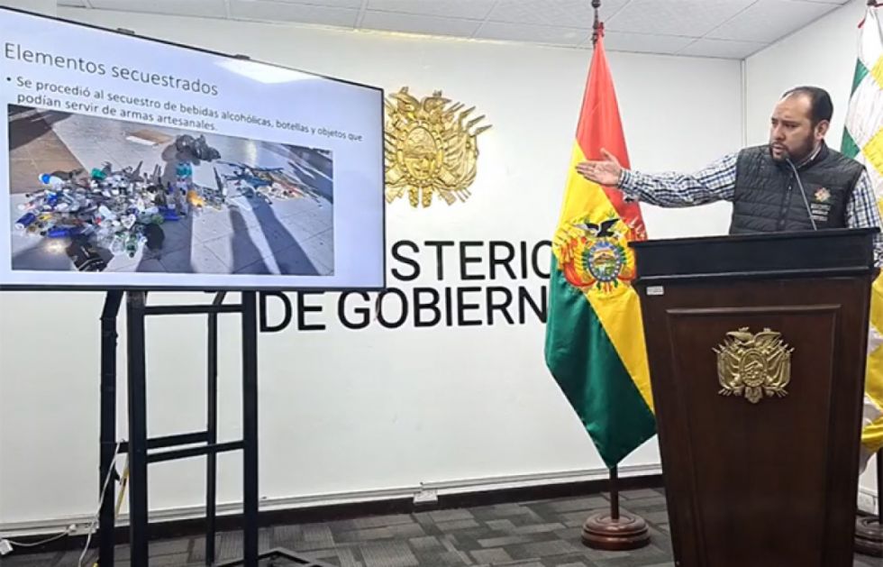 Gobierno asegura que sectores radicales activaron granadas de gas en el congreso campesino