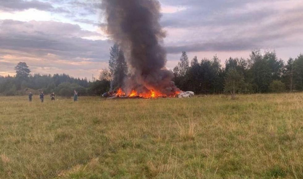 Un avión privado se estrella al norte de Moscú y el jefe de Wagner figura entre los posibles pasajeros