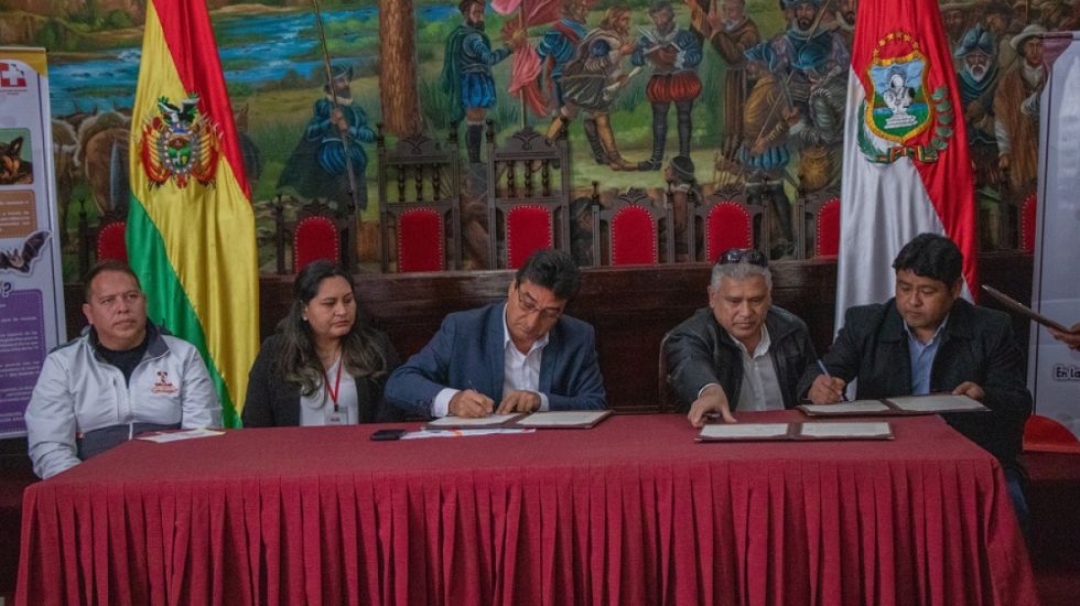 Convenio busca masificar la vacunación contra la rabia en Tarija