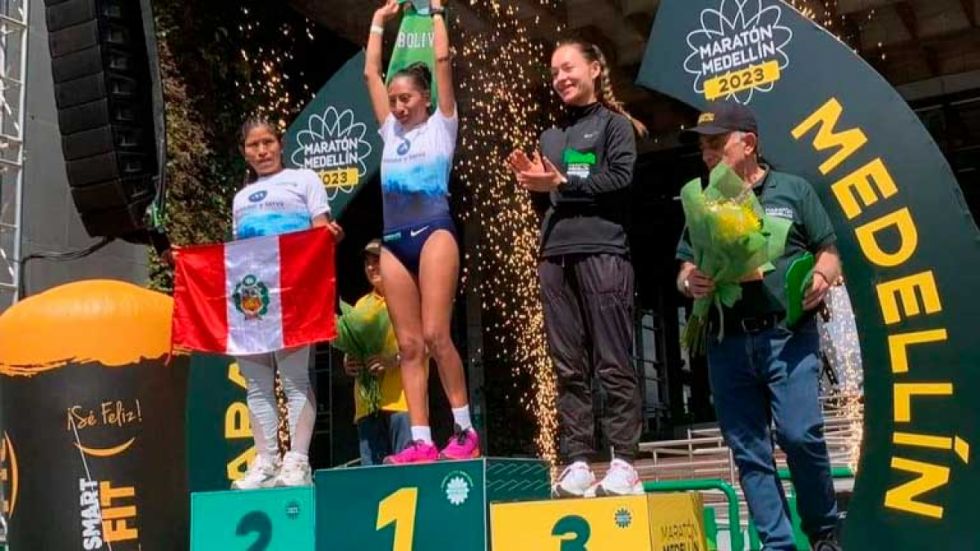 Jhoselyn Camargo gana la media maratón de Medellín