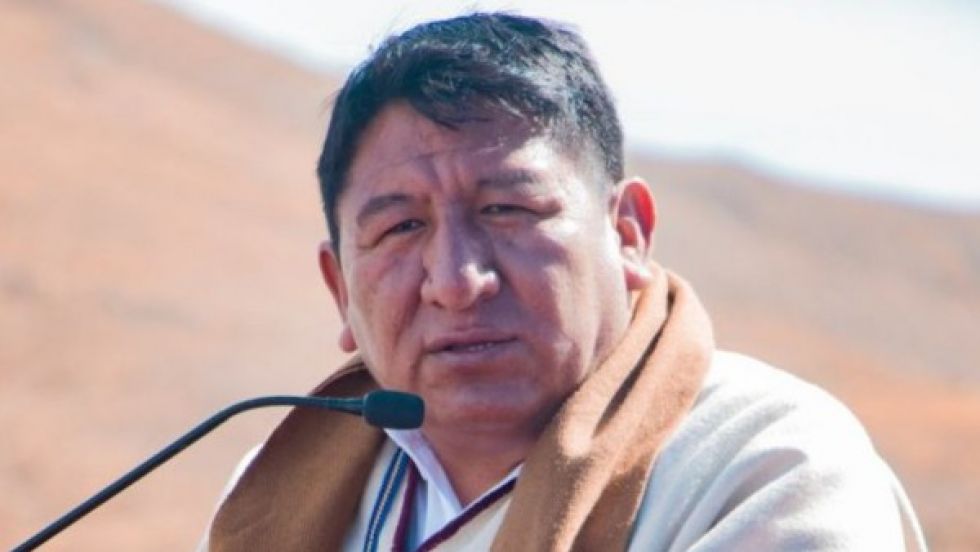 Congelan las cuentas del gobernador de Potosí