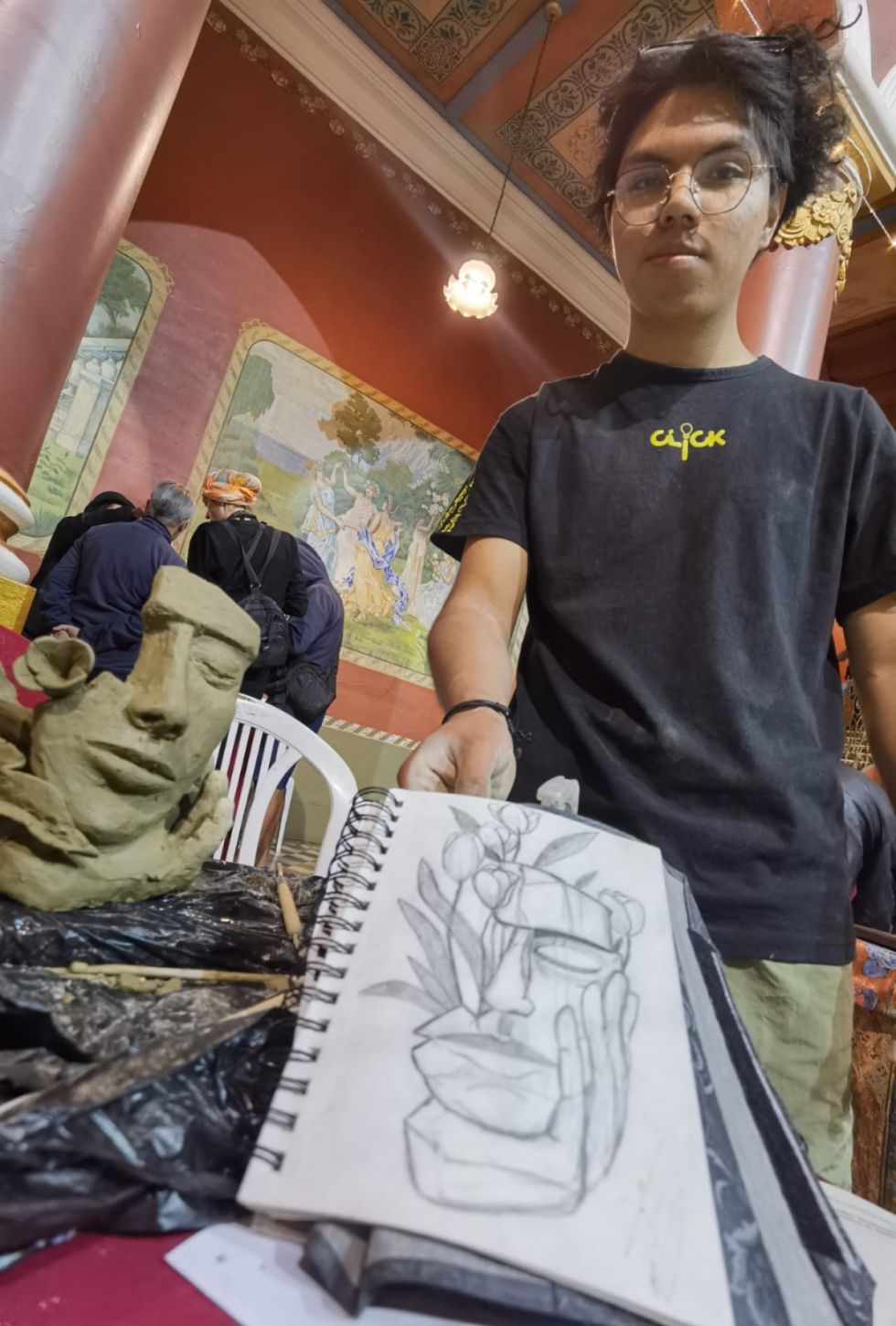 El artista Fabian Tirado Molina hizo arte en vivo