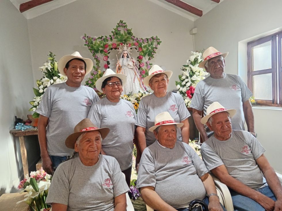 Los hijos de Teodoro Albornoz y Alcira Yelma Vicente, Palmira, Claudia, Teodoro, Erlinda, Jorge, Josefa y Plácido