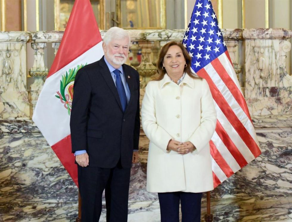 Boluarte recibe a asesor presidencial de EEUU