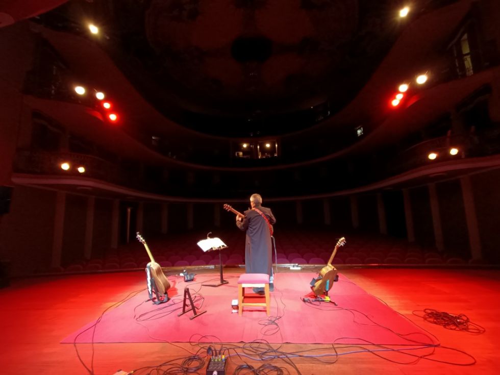 En el Teatro Municipal de La Paz, por Diego Ayala. 