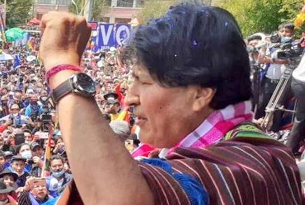 Evo ve que el gobierno y la extrema derecha coinciden en oponerse a su candidatura