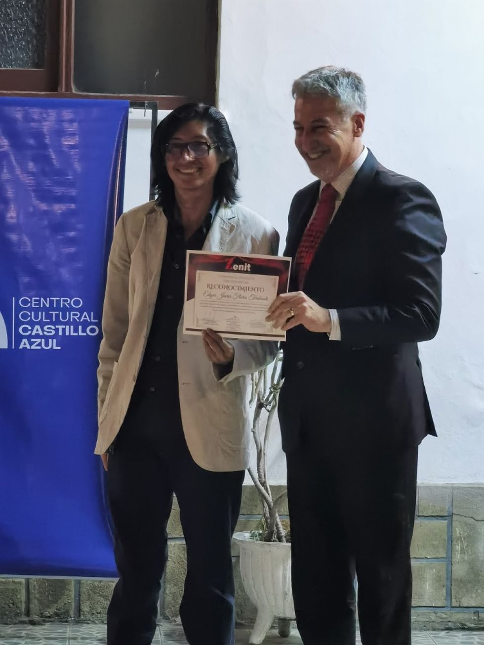 Reconocimiento al cónsul Edgar Flores Tiravanti por su apoyo incondicional a la labor cultural de Zenit y los artistas tarijeños