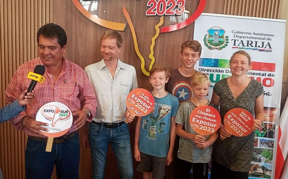 Gobernación recibe la visita de paraguayos interesados en exportar productos tarijeños entre vinos y singani