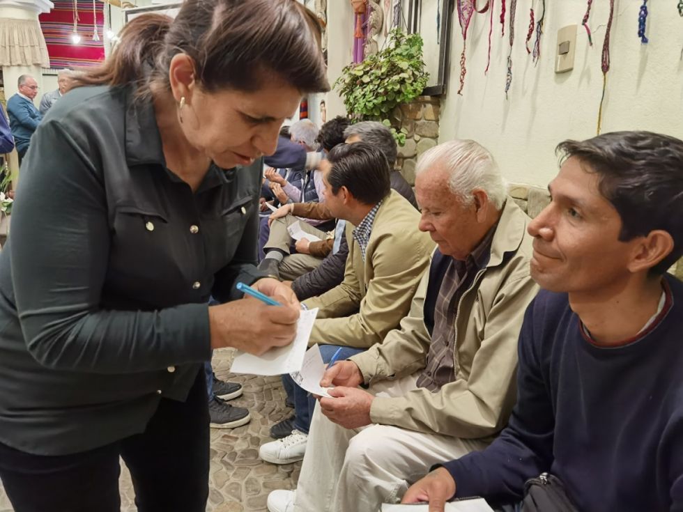 Recogiendo las calificaciones. 
