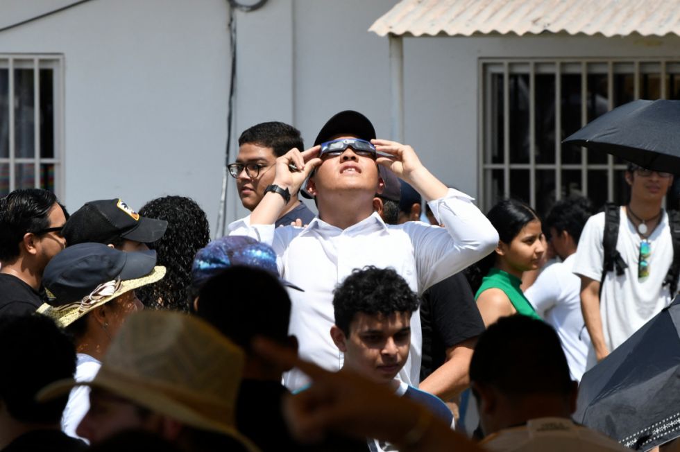 El eclipse ha sido visible a partir de las 14.00 horas