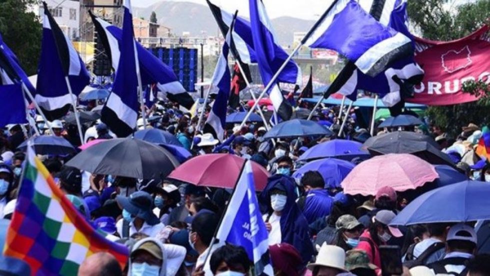 Amenazas y bombas molotov en contra del cabildo desata guerra política entre arcistas y evistas