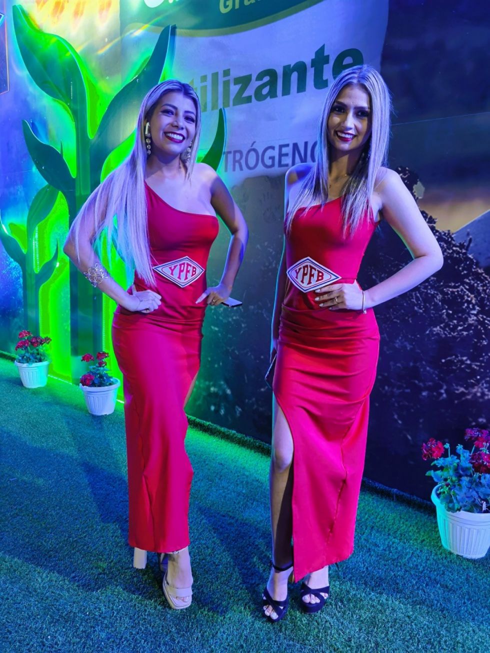 Antonella Ulloa y Yuliana Rosales