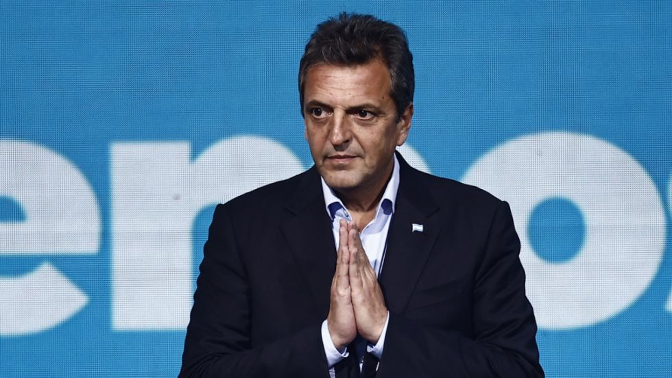Massa buscará seducir a votantes para vencer a Milei