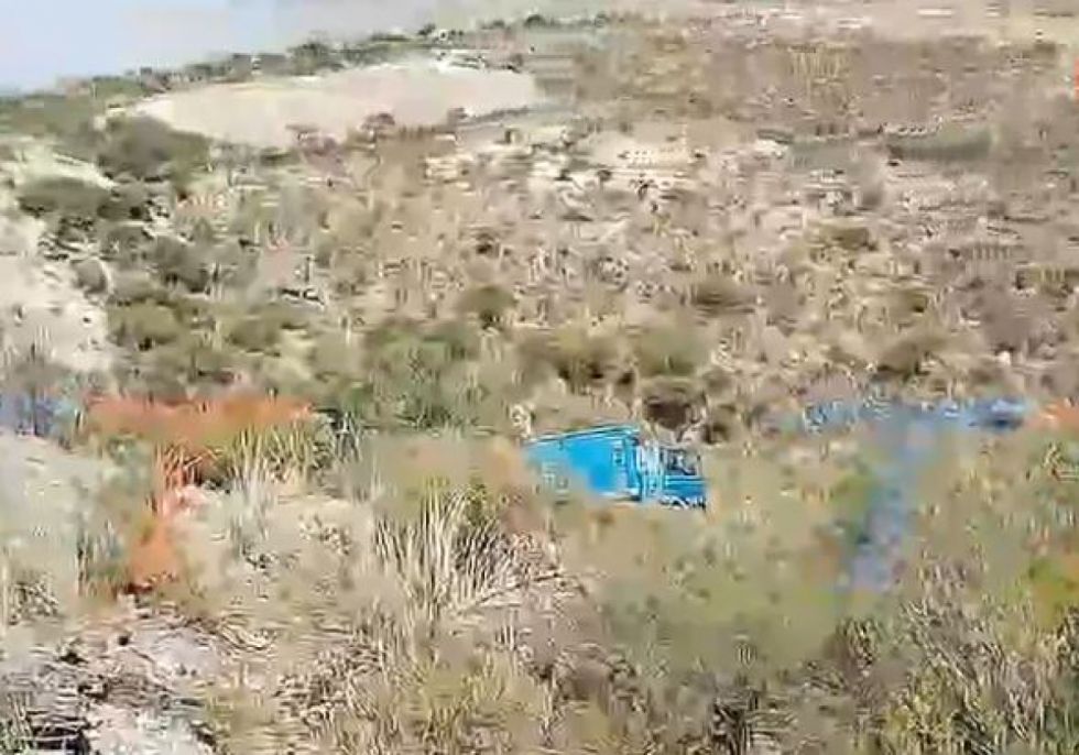 Camión embarrancado