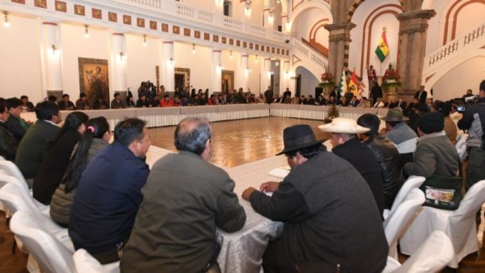 Evista pide procesar a quienes ampliaron presidencia de Áñez