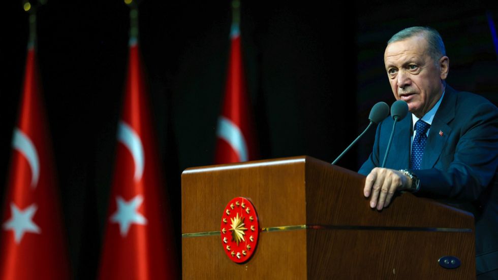 Erdogan: "¡Occidente! ¿Acaso quieren de nuevo una guerra entre la cruz y la media luna?"