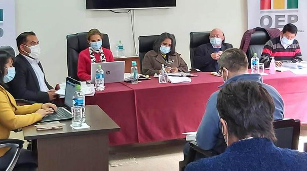 Inhabilitar a Evo por no ser del MAS y otras formas de incendiar el país