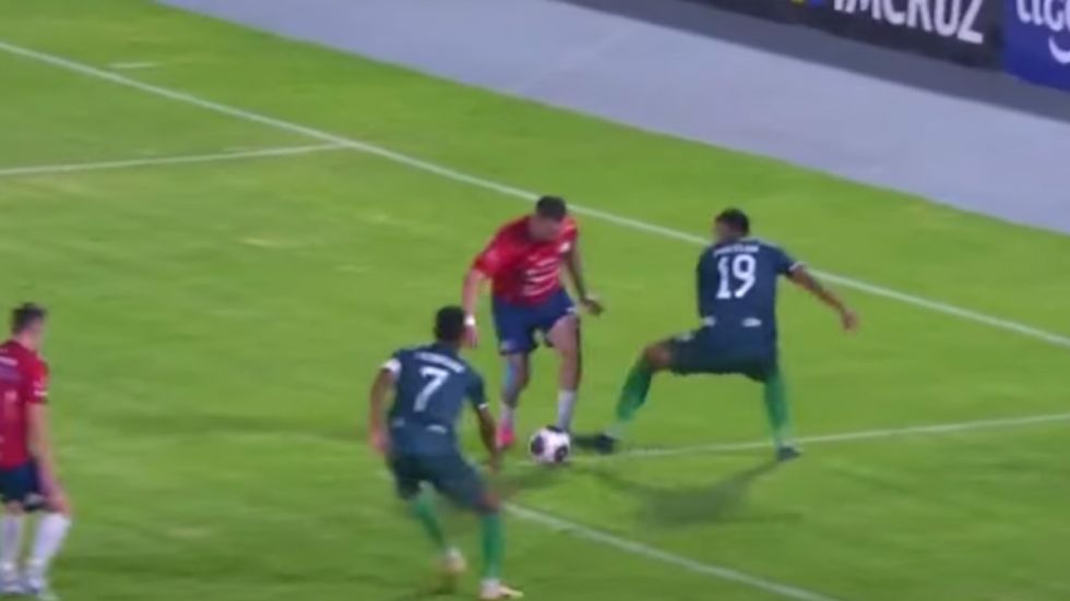 El polémico penal que derivó en la apertura de Wilstermann sobre Tomayapo (VIDEO)