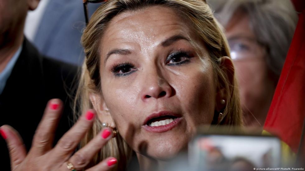 Tribunal de Sacaba también declina juzgar a Añez por vía ordinaria y afirma que le corresponde juicio de privilegio