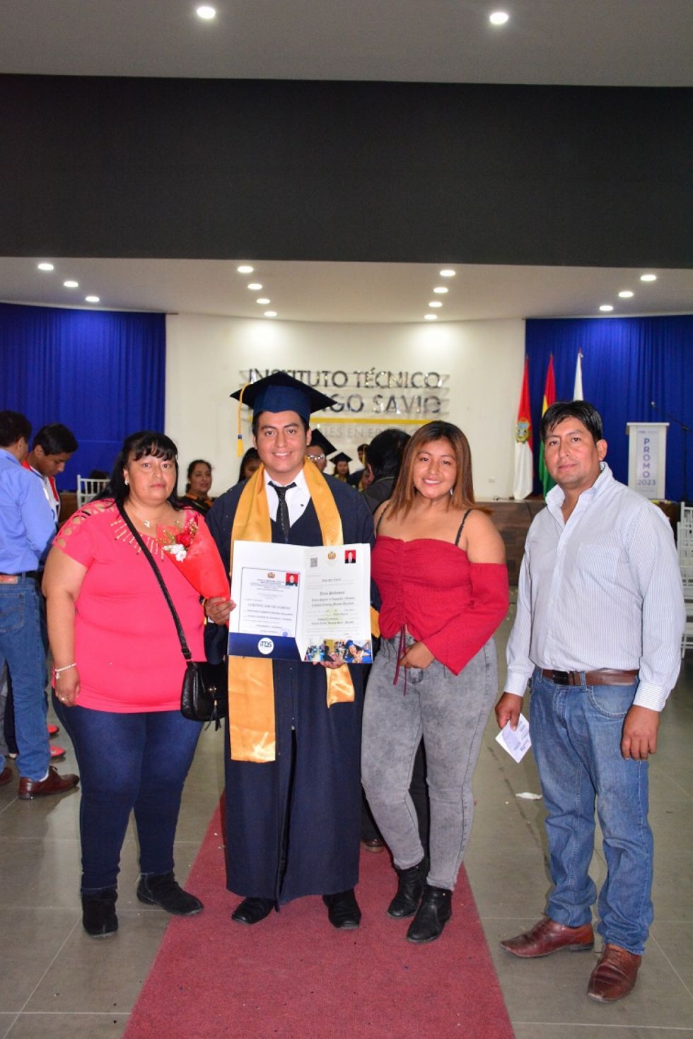 Cristhian Miranda Escalante y su familia