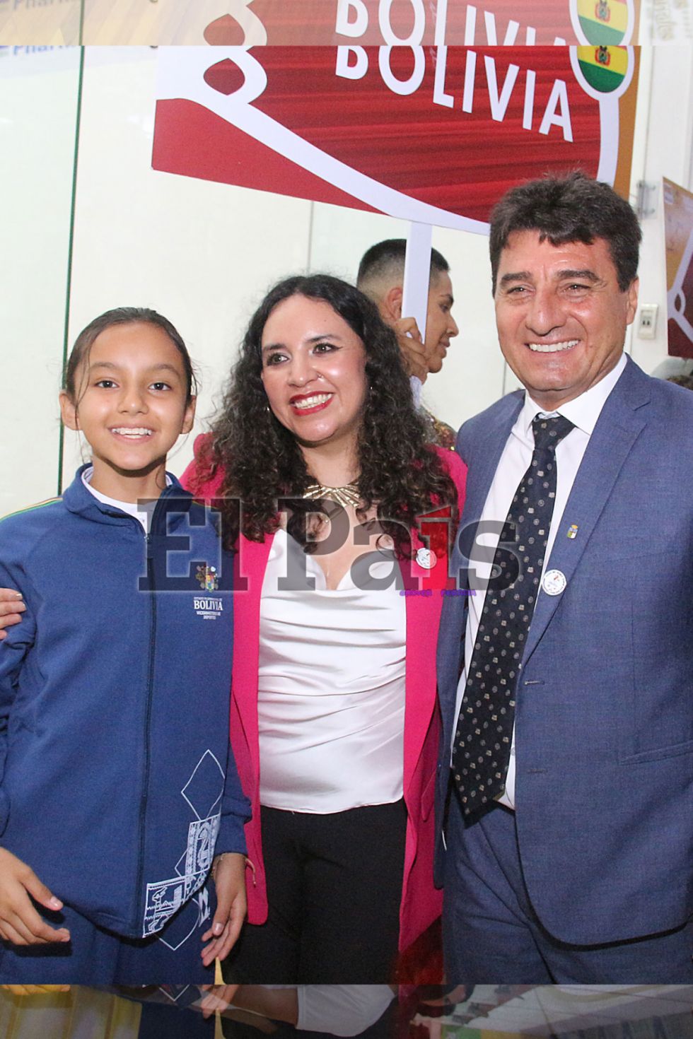 El Alcalde Johnny Torres junto a una destaca deportista nacional 