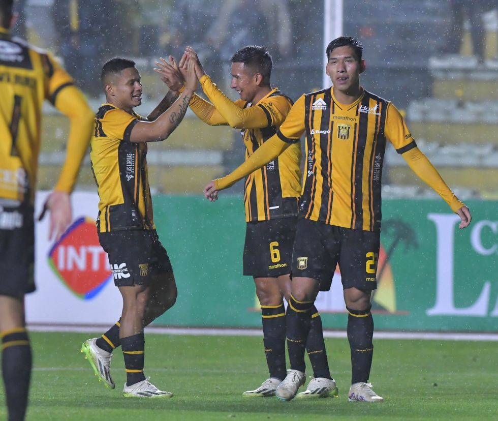 El Tigre goleó 8-0 a Mamoré y se acerca al título añorado 