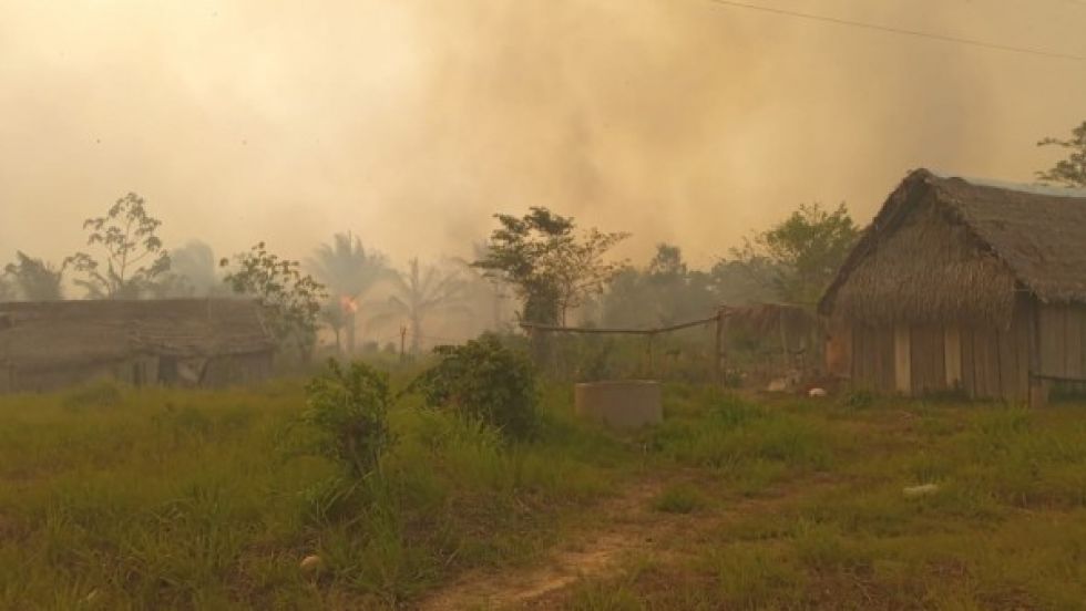 Indígenas de la comunidad Colorado agotaron sus pocas reservas de agua para sofocar incendios