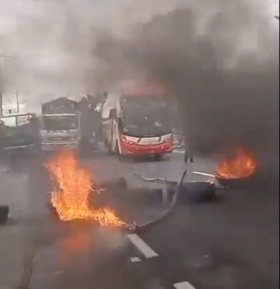 Transportistas retoman protestas en Ecuador