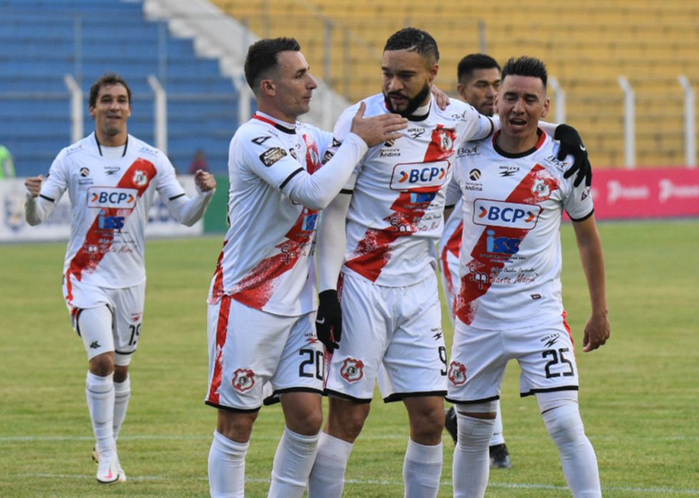 Nacional Potosí golea al ritmo de Prost y Tobar