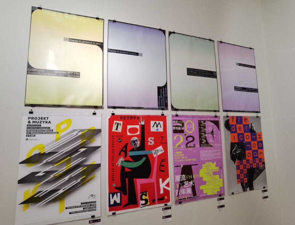 Algunos carteles de la categoría cultural.