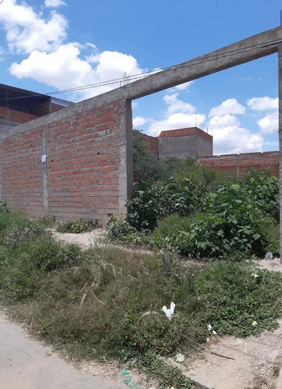 Pese a dos leyes, en Tarija no logran ordenar a los lotes baldíos