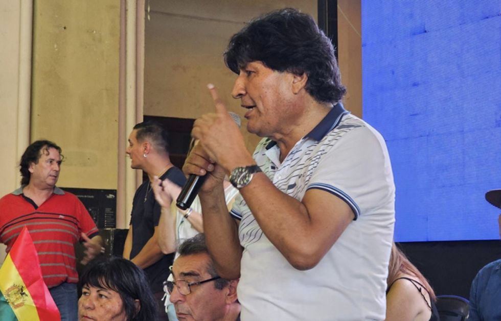 Morales reafirma que es candidato presidencial del MAS pese a las observaciones del TSE