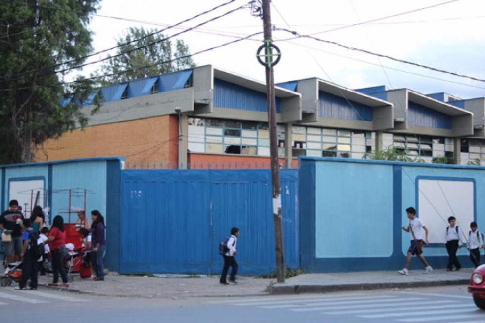 Huelga de hambre en Tarija: Padres exigen aprobar a sus hijos de sexto de secundaria