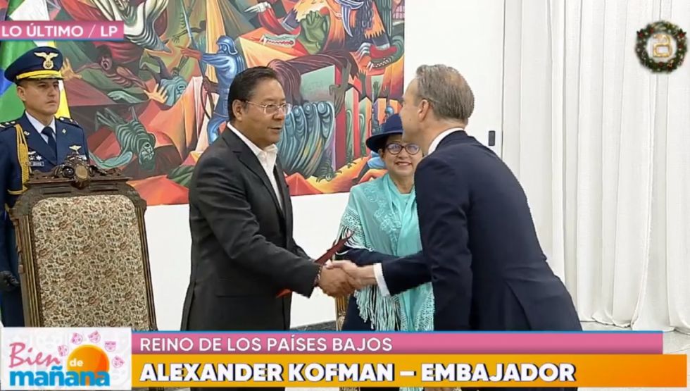 Embajadores: Arce recibe 10 cartas credenciales