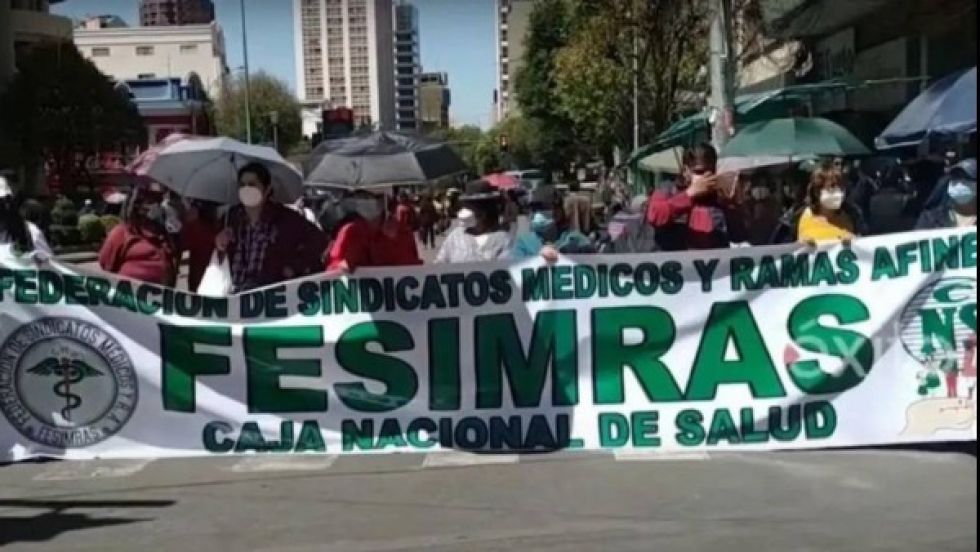 Fesimras declara paro médico nacional desde mañana en rechazo a la bancarización