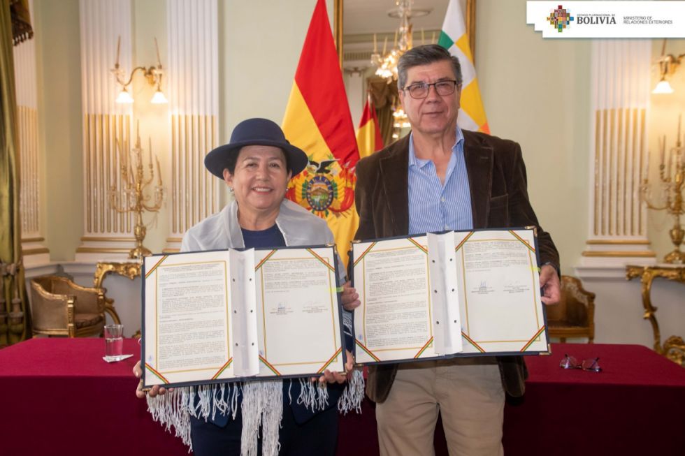 Tarija: Convenio da paso a la formación diplomática 
