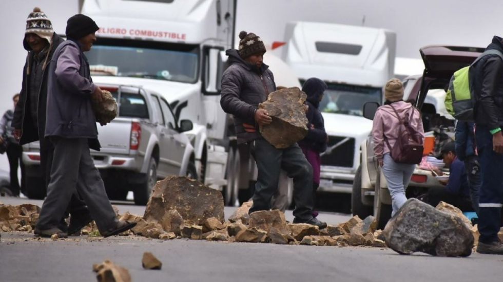 Levantan bloqueos en Colomi tras acuerdo acuerdo entre Gobierno y pobladores