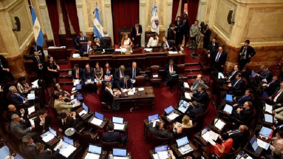 Decreto presidencial llega a Senado argentino