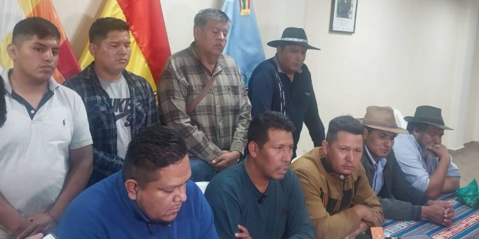 Señalan al TSE para inhabilitar a Evo y se posterga el bloqueo